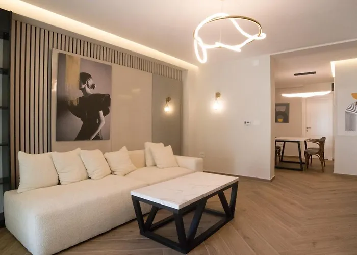 Vule Vu Collection *